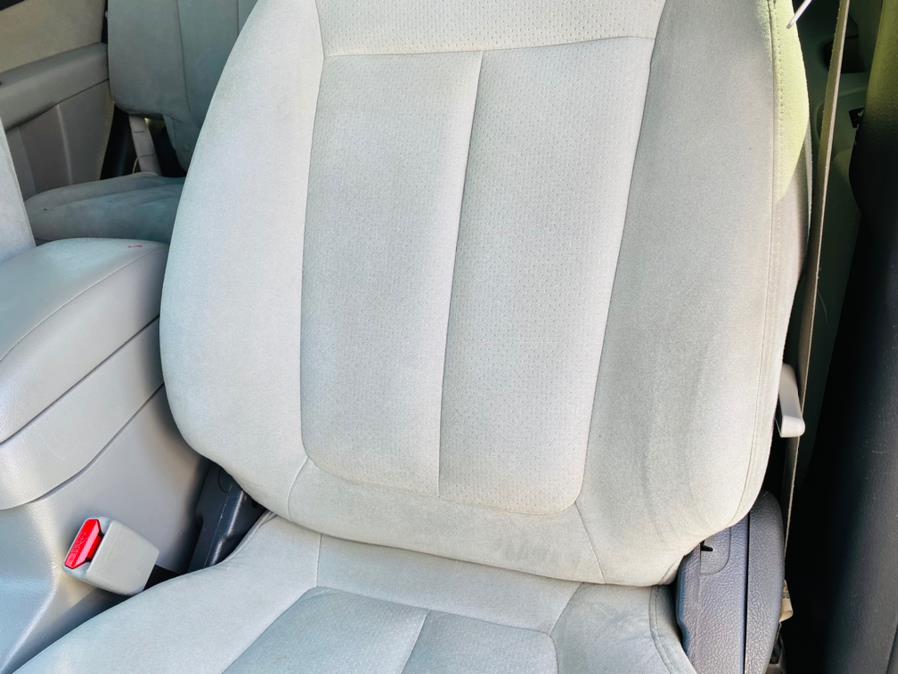 2009 Hyundai Santa Fe AWD 4dr Auto GLS, available for sale in New Britain, Connecticut | Supreme Automotive. New Britain, Connecticut 2009 Hyundai Santa Fe AWD 4dr Auto GLS, available for sale in New Britain, Connecticut | Supreme Automotive. New Britain, Connecticut