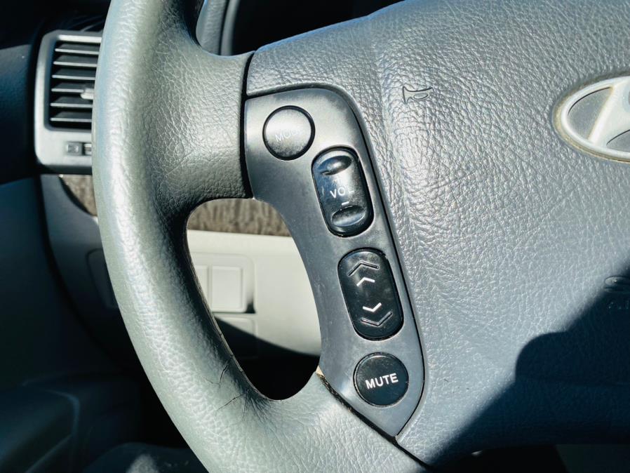 2009 Hyundai Santa Fe AWD 4dr Auto GLS, available for sale in New Britain, Connecticut | Supreme Automotive. New Britain, Connecticut 2009 Hyundai Santa Fe AWD 4dr Auto GLS, available for sale in New Britain, Connecticut | Supreme Automotive. New Britain, Connecticut
