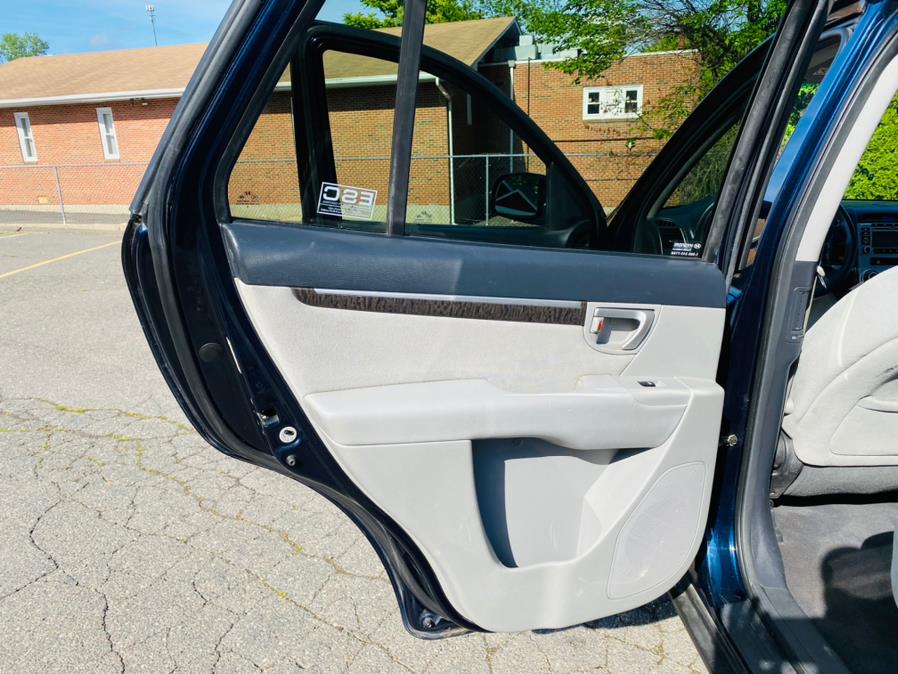 2009 Hyundai Santa Fe AWD 4dr Auto GLS, available for sale in New Britain, Connecticut | Supreme Automotive. New Britain, Connecticut 2009 Hyundai Santa Fe AWD 4dr Auto GLS, available for sale in New Britain, Connecticut | Supreme Automotive. New Britain, Connecticut