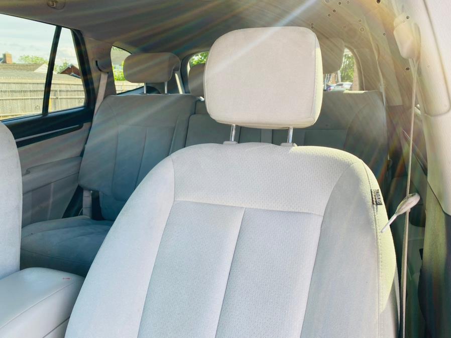 2009 Hyundai Santa Fe AWD 4dr Auto GLS, available for sale in New Britain, Connecticut | Supreme Automotive. New Britain, Connecticut 2009 Hyundai Santa Fe AWD 4dr Auto GLS, available for sale in New Britain, Connecticut | Supreme Automotive. New Britain, Connecticut
