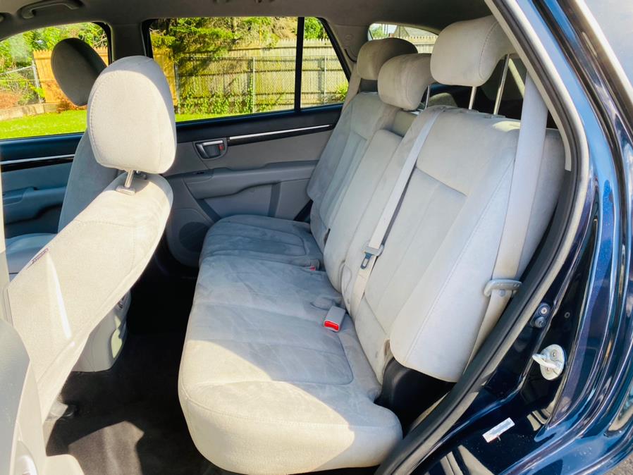 2009 Hyundai Santa Fe AWD 4dr Auto GLS, available for sale in New Britain, Connecticut | Supreme Automotive. New Britain, Connecticut 2009 Hyundai Santa Fe AWD 4dr Auto GLS, available for sale in New Britain, Connecticut | Supreme Automotive. New Britain, Connecticut