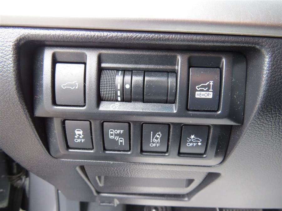 Used Subaru Outback 2.5i Premium AWD 4dr Wagon 2018 | Lake City Exports Inc. Auburn, Maine Used Subaru Outback 2.5i Premium AWD 4dr Wagon 2018 | Lake City Exports Inc. Auburn, Maine
