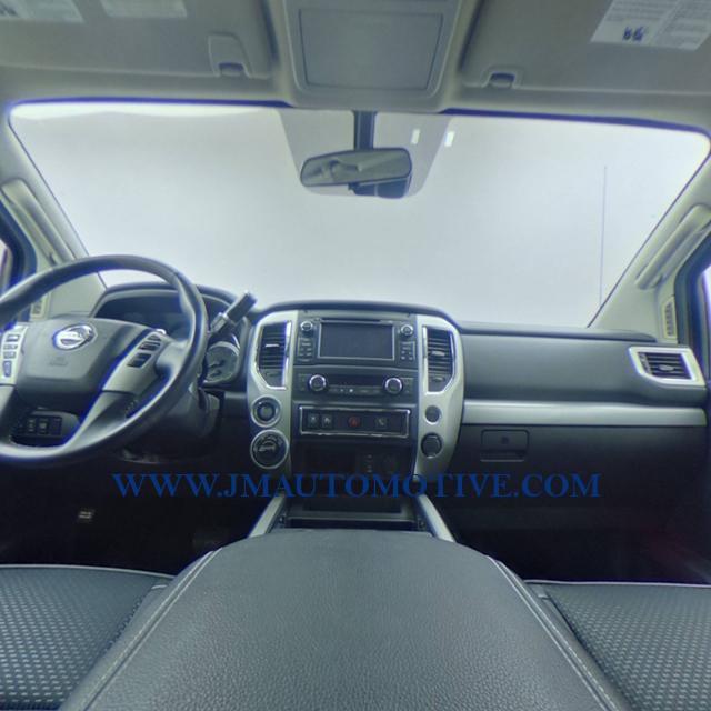 Used Nissan Titan 4x4 Crew Cab PRO-4X 2017 | J&M Automotive Sls&Svc LLC. Naugatuck, Connecticut Used Nissan Titan 4x4 Crew Cab PRO-4X 2017 | J&M Automotive Sls&Svc LLC. Naugatuck, Connecticut
