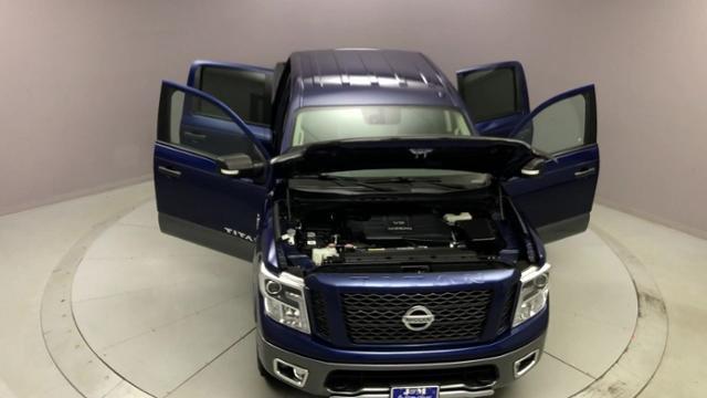 Used Nissan Titan 4x4 Crew Cab PRO-4X 2017 | J&M Automotive Sls&Svc LLC. Naugatuck, Connecticut Used Nissan Titan 4x4 Crew Cab PRO-4X 2017 | J&M Automotive Sls&Svc LLC. Naugatuck, Connecticut