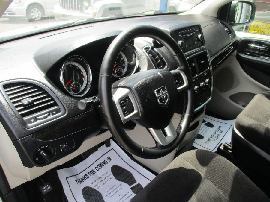 2016 Dodge Grand Caravan 4dr Wgn SE, available for sale in Meriden, Connecticut | Cos Central Auto. Meriden, Connecticut 2016 Dodge Grand Caravan 4dr Wgn SE, available for sale in Meriden, Connecticut | Cos Central Auto. Meriden, Connecticut