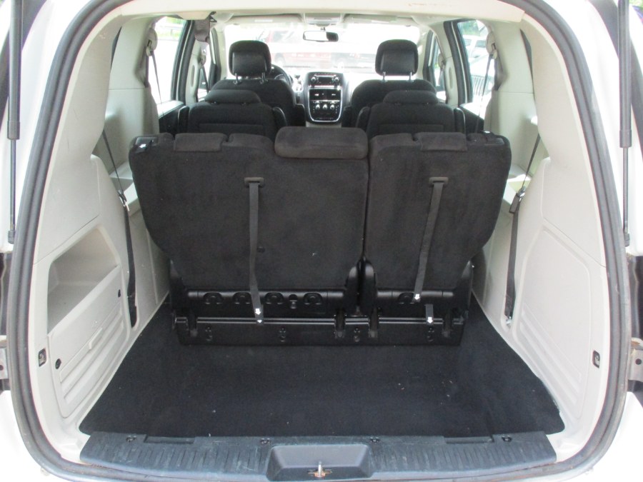 2016 Dodge Grand Caravan 4dr Wgn SE, available for sale in Meriden, Connecticut | Cos Central Auto. Meriden, Connecticut 2016 Dodge Grand Caravan 4dr Wgn SE, available for sale in Meriden, Connecticut | Cos Central Auto. Meriden, Connecticut