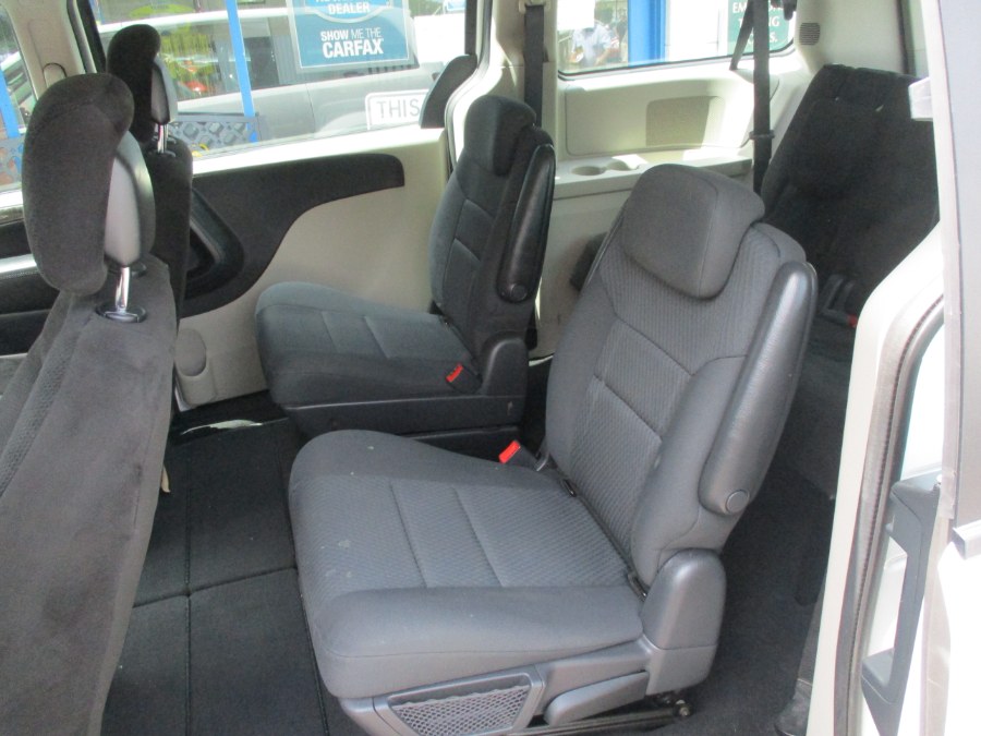 2016 Dodge Grand Caravan 4dr Wgn SE, available for sale in Meriden, Connecticut | Cos Central Auto. Meriden, Connecticut 2016 Dodge Grand Caravan 4dr Wgn SE, available for sale in Meriden, Connecticut | Cos Central Auto. Meriden, Connecticut
