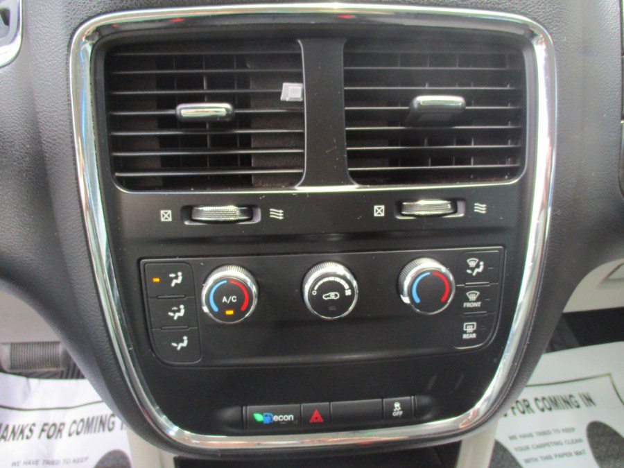 2016 Dodge Grand Caravan 4dr Wgn SE, available for sale in Meriden, Connecticut | Cos Central Auto. Meriden, Connecticut 2016 Dodge Grand Caravan 4dr Wgn SE, available for sale in Meriden, Connecticut | Cos Central Auto. Meriden, Connecticut