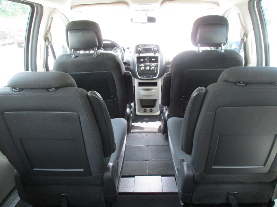 2016 Dodge Grand Caravan 4dr Wgn SE, available for sale in Meriden, Connecticut | Cos Central Auto. Meriden, Connecticut 2016 Dodge Grand Caravan 4dr Wgn SE, available for sale in Meriden, Connecticut | Cos Central Auto. Meriden, Connecticut