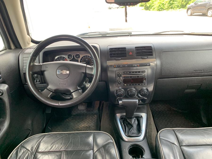 Used HUMMER H3 4dr 4WD SUV 2006 | Dealertown Auto Wholesalers. Milford, Connecticut Used HUMMER H3 4dr 4WD SUV 2006 | Dealertown Auto Wholesalers. Milford, Connecticut
