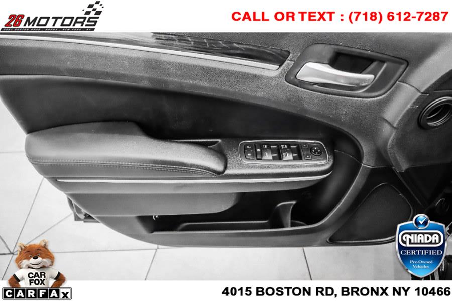 Used Chrysler 300 Touring RWD 2019 | 26 Motors Corp. Bronx, New York Used Chrysler 300 Touring RWD 2019 | 26 Motors Corp. Bronx, New York