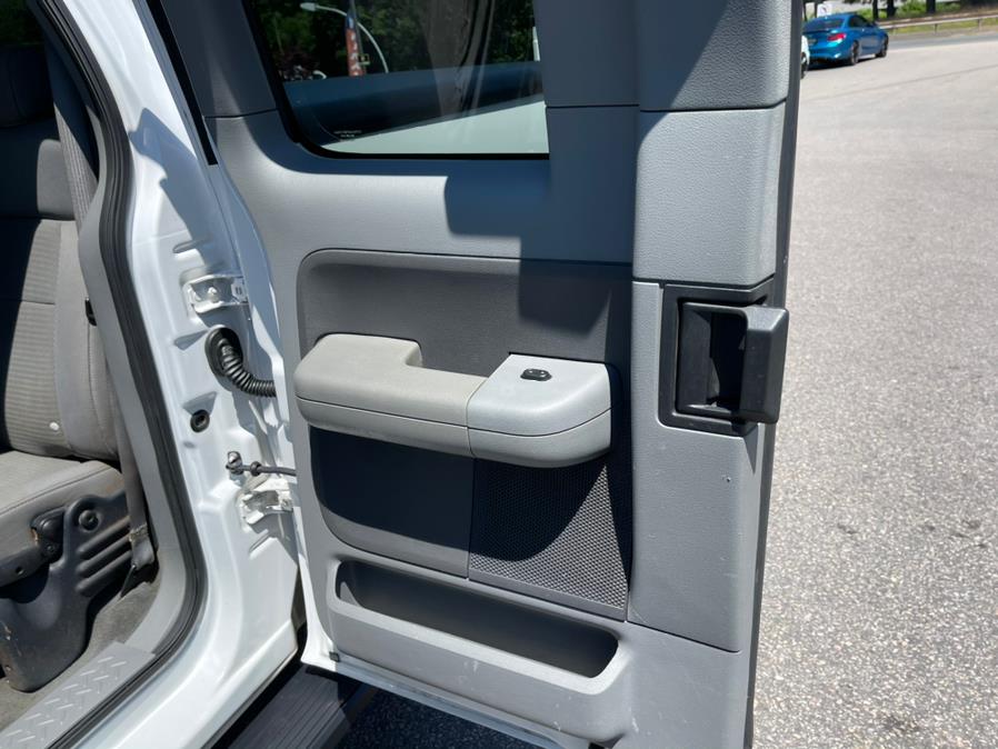 Used Ford F-150 Supercab 133" XLT 4WD 2005 | Mike And Tony Auto Sales, Inc. South Windsor, Connecticut Used Ford F-150 Supercab 133" XLT 4WD 2005 | Mike And Tony Auto Sales, Inc. South Windsor, Connecticut