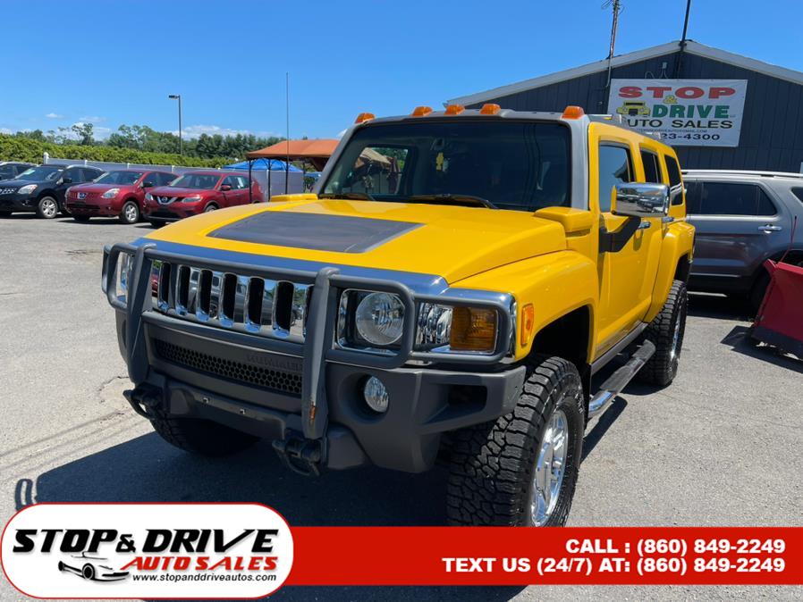 2006 HUMMER H3 4dr 4WD SUV, available for sale in East Windsor, Connecticut | Stop & Drive Auto Sales. East Windsor, Connecticut