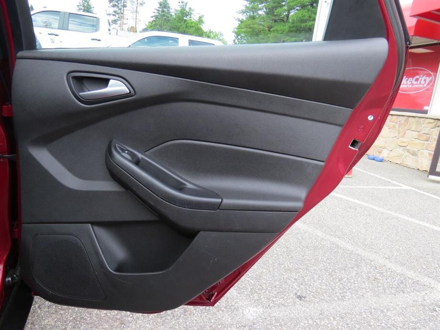 Used Ford Focus SE 4dr Sedan 2017 | Lake City Exports Inc. Auburn, Maine Used Ford Focus SE 4dr Sedan 2017 | Lake City Exports Inc. Auburn, Maine