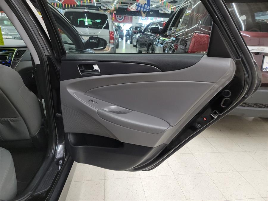 2015 Hyundai Sonata Hybrid 4dr Sdn, available for sale in West Haven, Connecticut | Auto Fair Inc.. West Haven, Connecticut 2015 Hyundai Sonata Hybrid 4dr Sdn, available for sale in West Haven, Connecticut | Auto Fair Inc.. West Haven, Connecticut