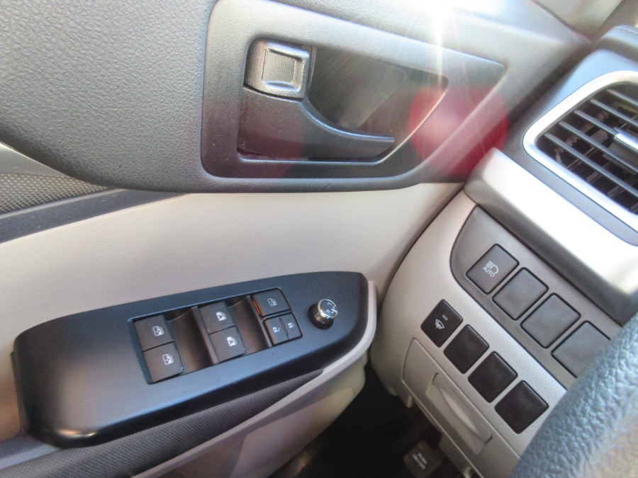 2018 Toyota Highlander LE V6 AWD (Natl), available for sale in Linden, New Jersey | Route 27 Auto Mall. Linden, New Jersey 2018 Toyota Highlander LE V6 AWD (Natl), available for sale in Linden, New Jersey | Route 27 Auto Mall. Linden, New Jersey