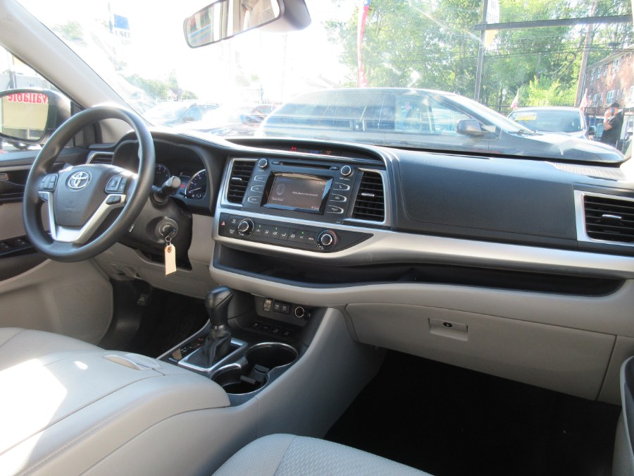 2018 Toyota Highlander LE V6 AWD (Natl), available for sale in Linden, New Jersey | Route 27 Auto Mall. Linden, New Jersey 2018 Toyota Highlander LE V6 AWD (Natl), available for sale in Linden, New Jersey | Route 27 Auto Mall. Linden, New Jersey