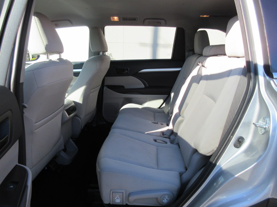 2018 Toyota Highlander LE V6 AWD (Natl), available for sale in Linden, New Jersey | Route 27 Auto Mall. Linden, New Jersey 2018 Toyota Highlander LE V6 AWD (Natl), available for sale in Linden, New Jersey | Route 27 Auto Mall. Linden, New Jersey