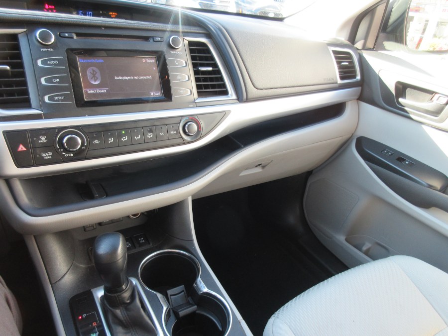 2018 Toyota Highlander LE V6 AWD (Natl), available for sale in Linden, New Jersey | Route 27 Auto Mall. Linden, New Jersey 2018 Toyota Highlander LE V6 AWD (Natl), available for sale in Linden, New Jersey | Route 27 Auto Mall. Linden, New Jersey