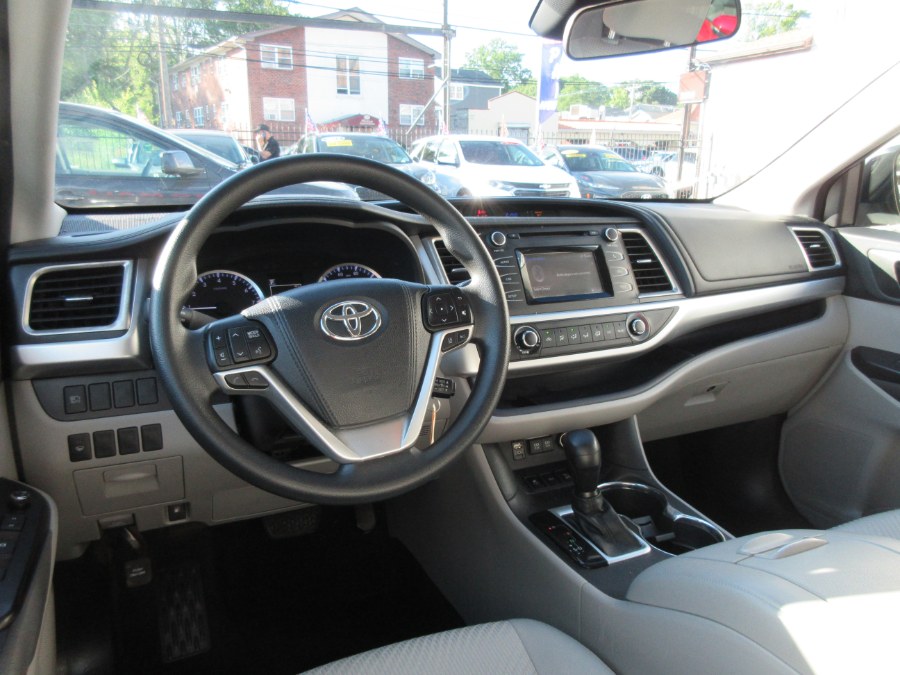 2018 Toyota Highlander LE V6 AWD (Natl), available for sale in Linden, New Jersey | Route 27 Auto Mall. Linden, New Jersey 2018 Toyota Highlander LE V6 AWD (Natl), available for sale in Linden, New Jersey | Route 27 Auto Mall. Linden, New Jersey