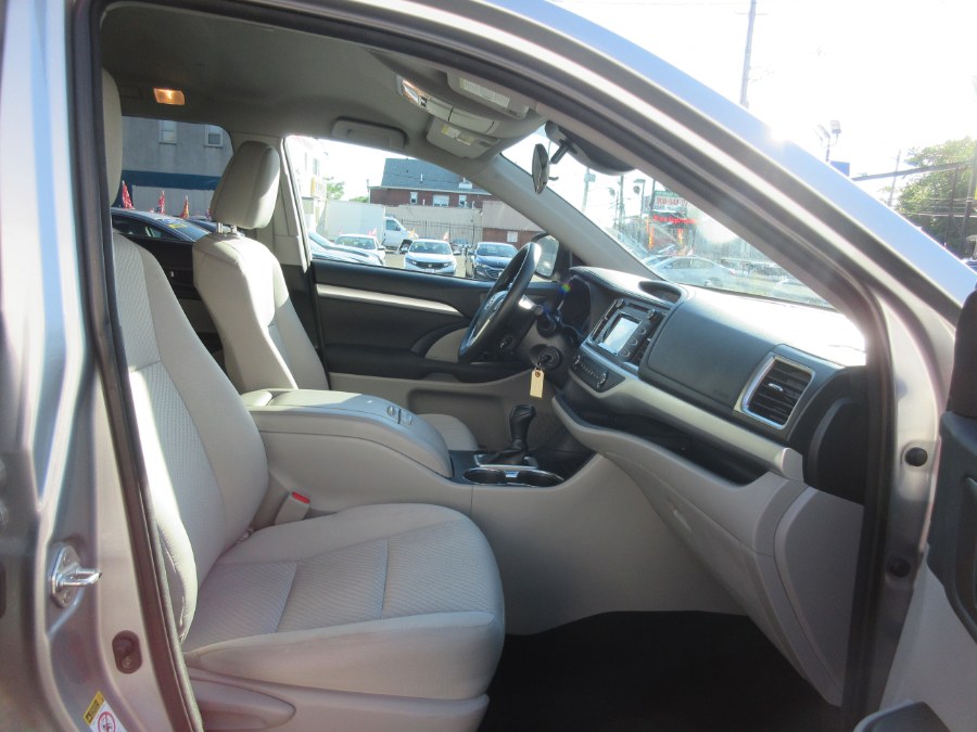 2018 Toyota Highlander LE V6 AWD (Natl), available for sale in Linden, New Jersey | Route 27 Auto Mall. Linden, New Jersey 2018 Toyota Highlander LE V6 AWD (Natl), available for sale in Linden, New Jersey | Route 27 Auto Mall. Linden, New Jersey