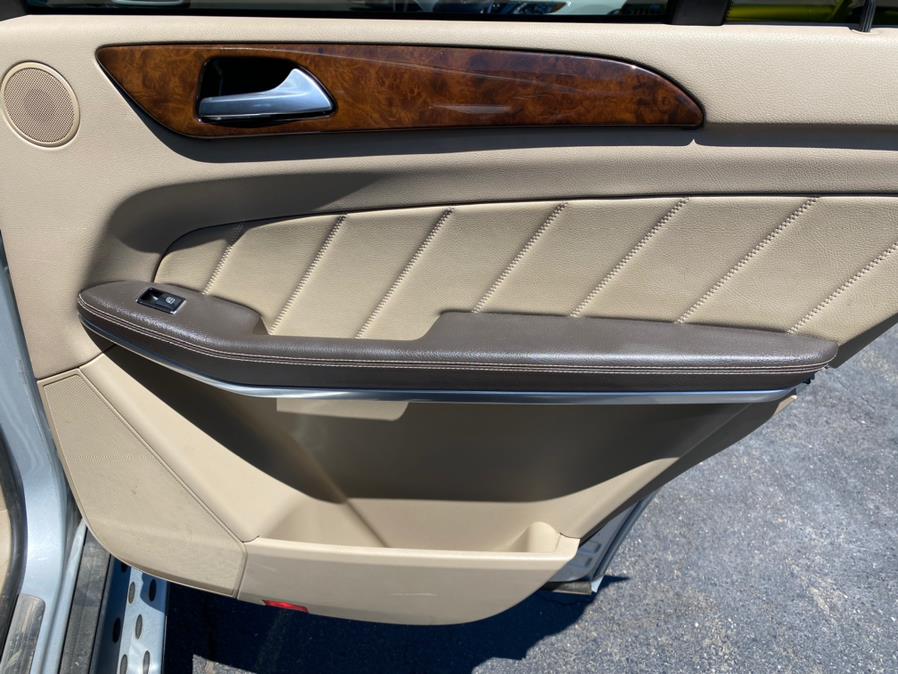 Used Mercedes-Benz GL-Class 4MATIC 4dr GL450 2013 | Lava Motors 2 Inc. Canton, Connecticut Used Mercedes-Benz GL-Class 4MATIC 4dr GL450 2013 | Lava Motors 2 Inc. Canton, Connecticut