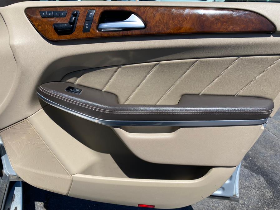 Used Mercedes-Benz GL-Class 4MATIC 4dr GL450 2013 | Lava Motors 2 Inc. Canton, Connecticut Used Mercedes-Benz GL-Class 4MATIC 4dr GL450 2013 | Lava Motors 2 Inc. Canton, Connecticut