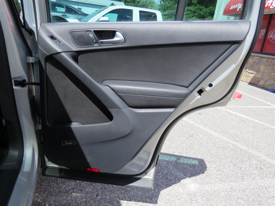 Used Volkswagen Tiguan SEL 4Motion AWD 4dr SUV 2014 | Lake City Exports Inc. Auburn, Maine Used Volkswagen Tiguan SEL 4Motion AWD 4dr SUV 2014 | Lake City Exports Inc. Auburn, Maine