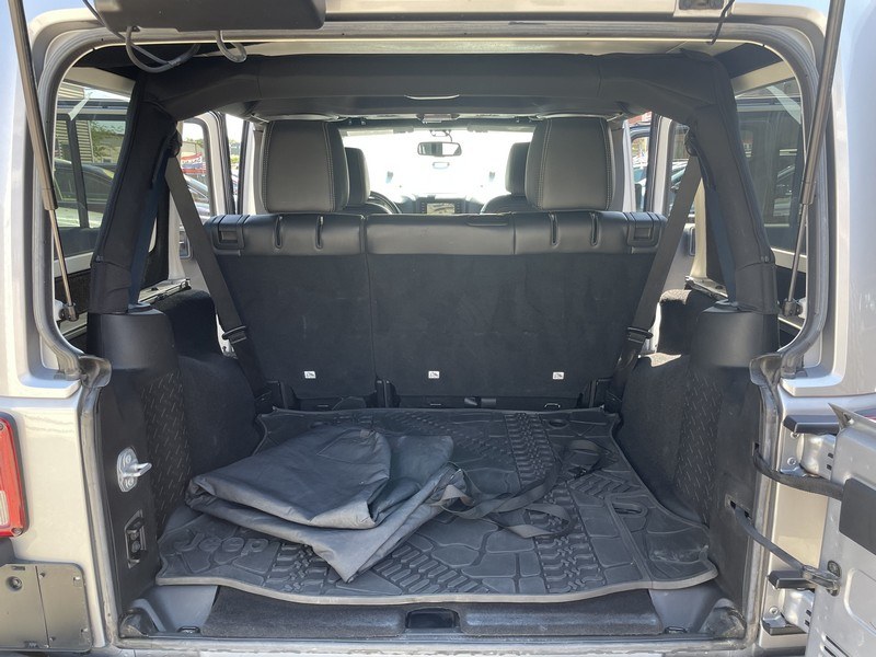 Used Jeep Wrangler Unlimited 4WD 4dr Sahara 2015 | Union Street Auto Sales. West Springfield, Massachusetts Used Jeep Wrangler Unlimited 4WD 4dr Sahara 2015 | Union Street Auto Sales. West Springfield, Massachusetts