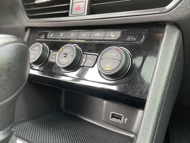 Used Volkswagen Jetta R-Line 2019 | Hillside Auto Outlet. Jamaica, New York Used Volkswagen Jetta R-Line 2019 | Hillside Auto Outlet. Jamaica, New York