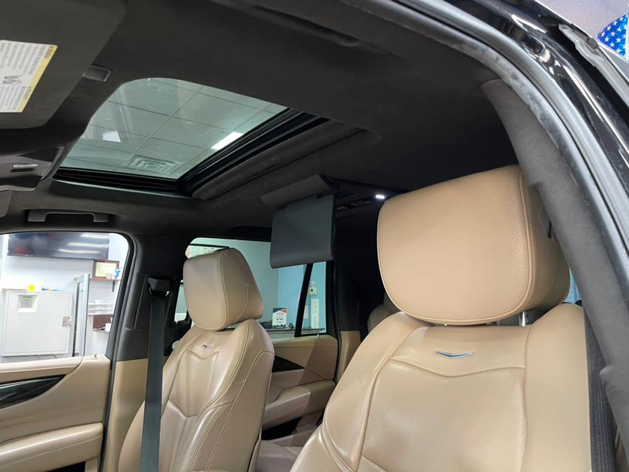 Used Cadillac Escalade 4WD 4dr Platinum 2018 | 5 Towns Drive. Inwood, New York Used Cadillac Escalade 4WD 4dr Platinum 2018 | 5 Towns Drive. Inwood, New York