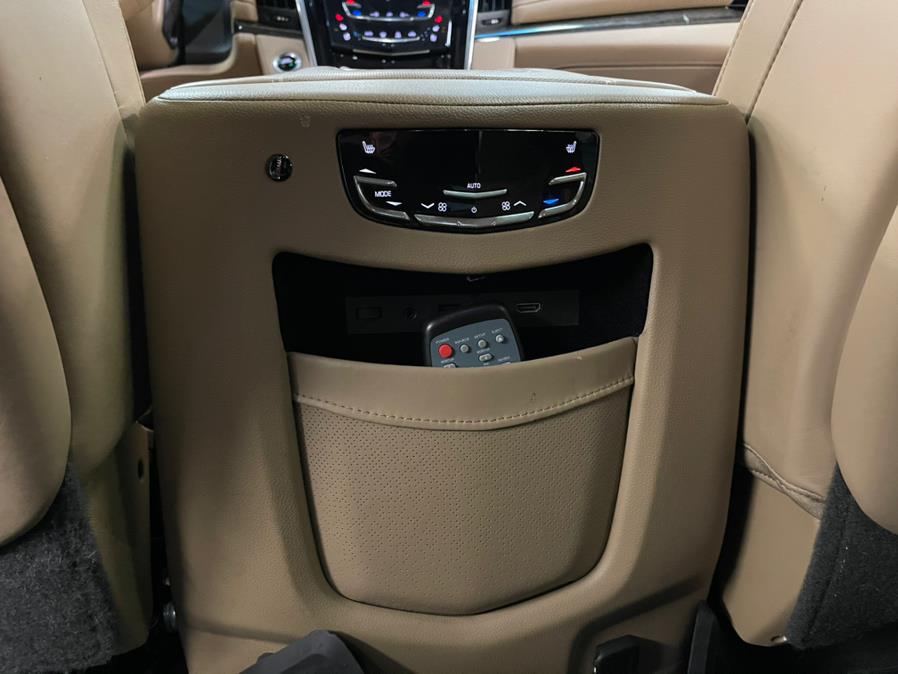 Used Cadillac Escalade 4WD 4dr Platinum 2018 | 5 Towns Drive. Inwood, New York Used Cadillac Escalade 4WD 4dr Platinum 2018 | 5 Towns Drive. Inwood, New York