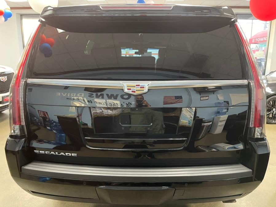 Used Cadillac Escalade 4WD 4dr Platinum 2018 | 5 Towns Drive. Inwood, New York Used Cadillac Escalade 4WD 4dr Platinum 2018 | 5 Towns Drive. Inwood, New York
