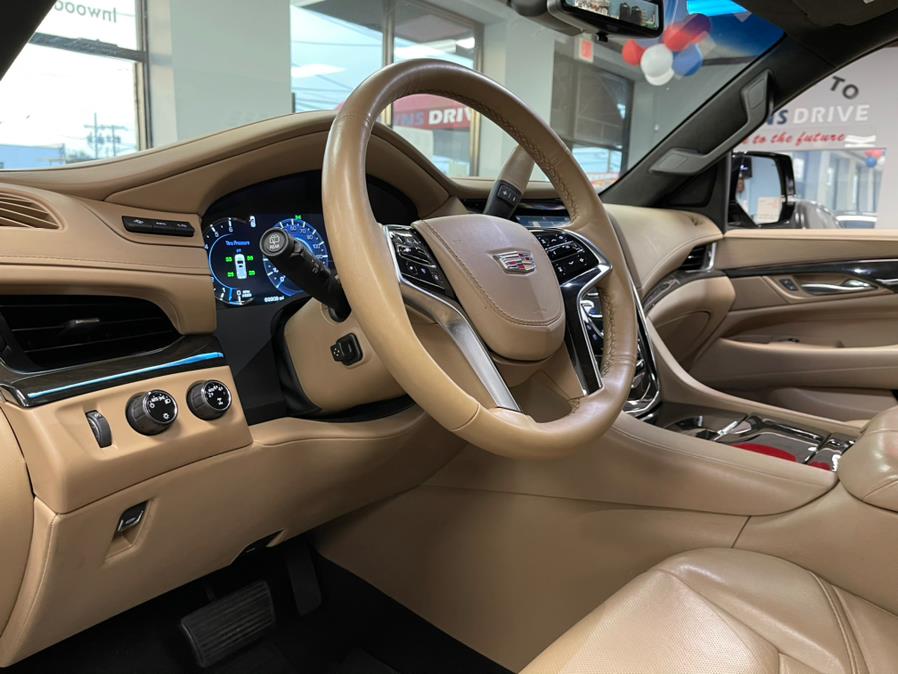 Used Cadillac Escalade 4WD 4dr Platinum 2018 | 5 Towns Drive. Inwood, New York Used Cadillac Escalade 4WD 4dr Platinum 2018 | 5 Towns Drive. Inwood, New York