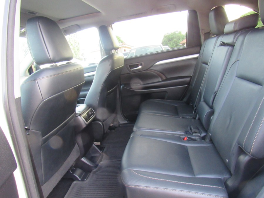2016 Toyota Highlander AWD 4dr V6 XLE (Natl), available for sale in San Francisco de Macoris Rd, Dominican Republic | Hilario Auto Import. San Francisco de Macoris Rd, Dominican Republic 2016 Toyota Highlander AWD 4dr V6 XLE (Natl), available for sale in San Francisco de Macoris Rd, Dominican Republic | Hilario Auto Import. San Francisco de Macoris Rd, Dominican Republic