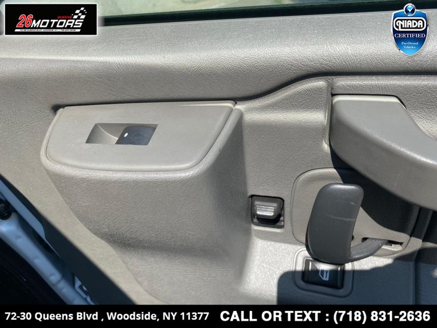 Used GMC Savana Cargo Van RWD 2500 135" 2018 | 26 Motors Queens. Woodside, New York Used GMC Savana Cargo Van RWD 2500 135" 2018 | 26 Motors Queens. Woodside, New York