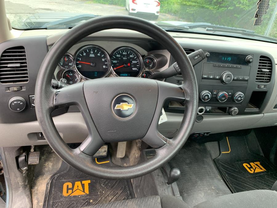 Used Chevrolet Silverado 2500HD 4WD Reg Cab 133.7" Work Truck 2011 | Dealertown Auto Wholesalers. Milford, Connecticut Used Chevrolet Silverado 2500HD 4WD Reg Cab 133.7" Work Truck 2011 | Dealertown Auto Wholesalers. Milford, Connecticut
