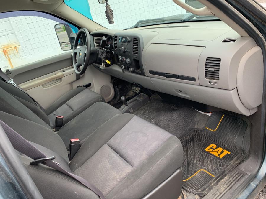 Used Chevrolet Silverado 2500HD 4WD Reg Cab 133.7" Work Truck 2011 | Dealertown Auto Wholesalers. Milford, Connecticut Used Chevrolet Silverado 2500HD 4WD Reg Cab 133.7" Work Truck 2011 | Dealertown Auto Wholesalers. Milford, Connecticut