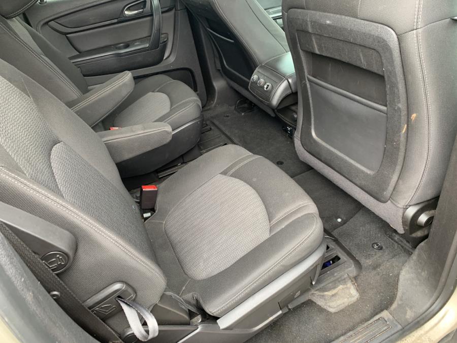 Used Chevrolet Traverse AWD 4dr LT w/1LT 2016 | Dealertown Auto Wholesalers. Milford, Connecticut Used Chevrolet Traverse AWD 4dr LT w/1LT 2016 | Dealertown Auto Wholesalers. Milford, Connecticut