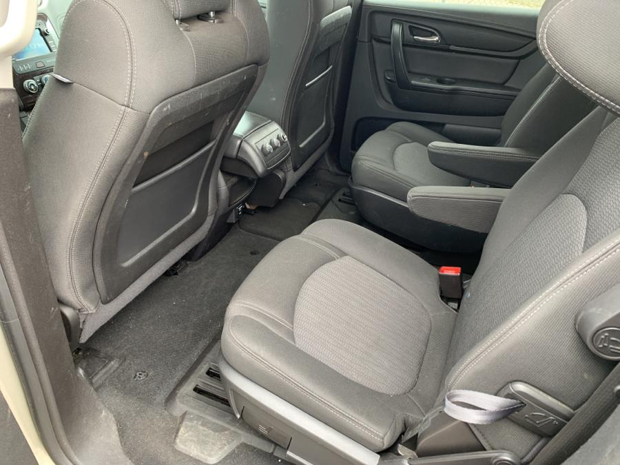 Used Chevrolet Traverse AWD 4dr LT w/1LT 2016 | Dealertown Auto Wholesalers. Milford, Connecticut Used Chevrolet Traverse AWD 4dr LT w/1LT 2016 | Dealertown Auto Wholesalers. Milford, Connecticut