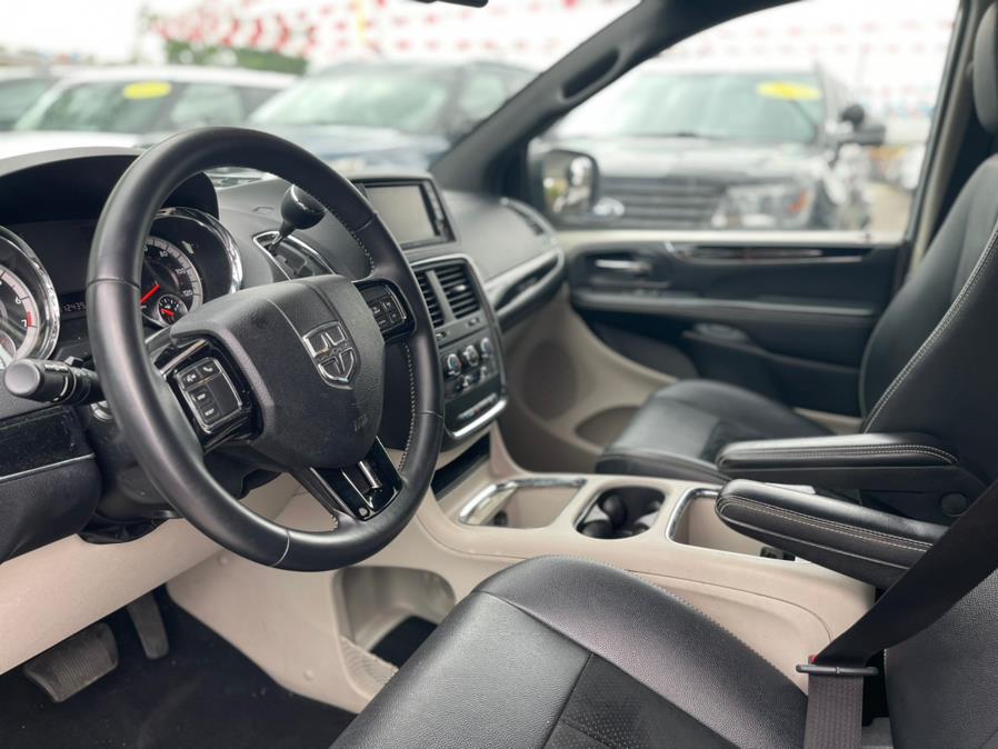 Used Dodge Grand Caravan SXT Wagon 2017 | NYC Automart Inc. Brooklyn, New York Used Dodge Grand Caravan SXT Wagon 2017 | NYC Automart Inc. Brooklyn, New York