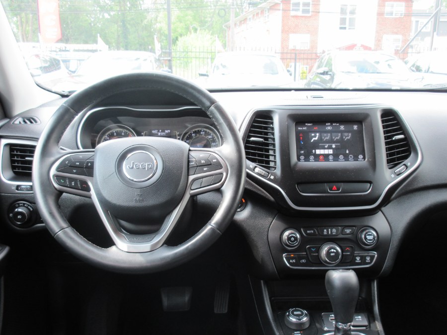 Used Jeep Cherokee Latitude Plus 4x4 2019 | Route 27 Auto Mall. Linden, New Jersey Used Jeep Cherokee Latitude Plus 4x4 2019 | Route 27 Auto Mall. Linden, New Jersey