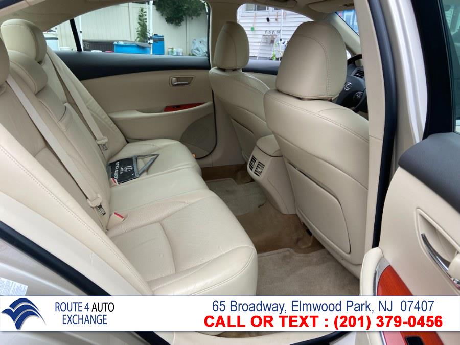 Used Lexus ES 350 4dr Sdn 2011 | Route 4 Auto Exchange. Elmwood Park, New Jersey Used Lexus ES 350 4dr Sdn 2011 | Route 4 Auto Exchange. Elmwood Park, New Jersey