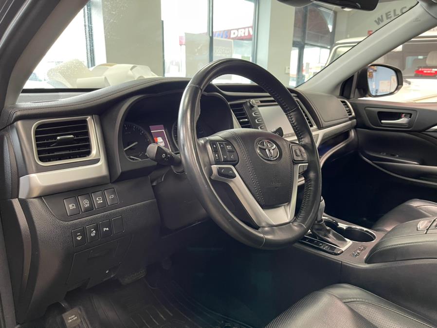 2017 Toyota Highlander Limited V6 AWD (Natl), available for sale in Inwood, New York | 5 Towns Drive. Inwood, New York 2017 Toyota Highlander Limited V6 AWD (Natl), available for sale in Inwood, New York | 5 Towns Drive. Inwood, New York
