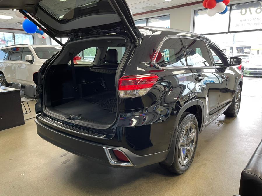 2017 Toyota Highlander Limited V6 AWD (Natl), available for sale in Inwood, New York | 5 Towns Drive. Inwood, New York 2017 Toyota Highlander Limited V6 AWD (Natl), available for sale in Inwood, New York | 5 Towns Drive. Inwood, New York
