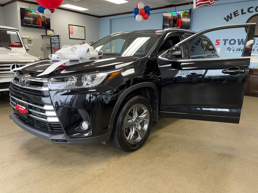 2017 Toyota Highlander Limited V6 AWD (Natl), available for sale in Inwood, New York | 5 Towns Drive. Inwood, New York 2017 Toyota Highlander Limited V6 AWD (Natl), available for sale in Inwood, New York | 5 Towns Drive. Inwood, New York