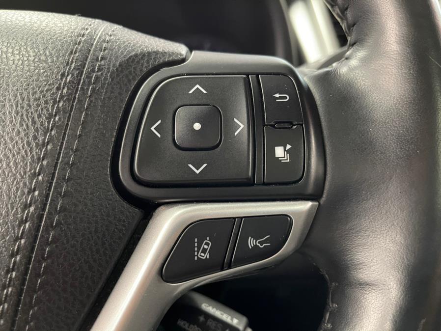 2017 Toyota Highlander Limited V6 AWD (Natl), available for sale in Inwood, New York | 5 Towns Drive. Inwood, New York 2017 Toyota Highlander Limited V6 AWD (Natl), available for sale in Inwood, New York | 5 Towns Drive. Inwood, New York