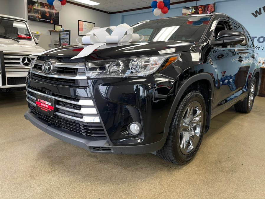 2017 Toyota Highlander Limited V6 AWD (Natl), available for sale in Inwood, New York | 5 Towns Drive. Inwood, New York 2017 Toyota Highlander Limited V6 AWD (Natl), available for sale in Inwood, New York | 5 Towns Drive. Inwood, New York