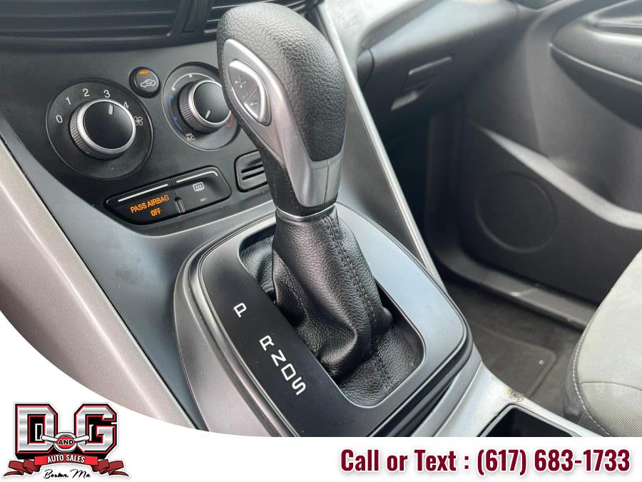 2015 Ford Escape FWD 4dr SE, available for sale in Watertown, Massachusetts | D&G Auto. Watertown, Massachusetts 2015 Ford Escape FWD 4dr SE, available for sale in Watertown, Massachusetts | D&G Auto. Watertown, Massachusetts