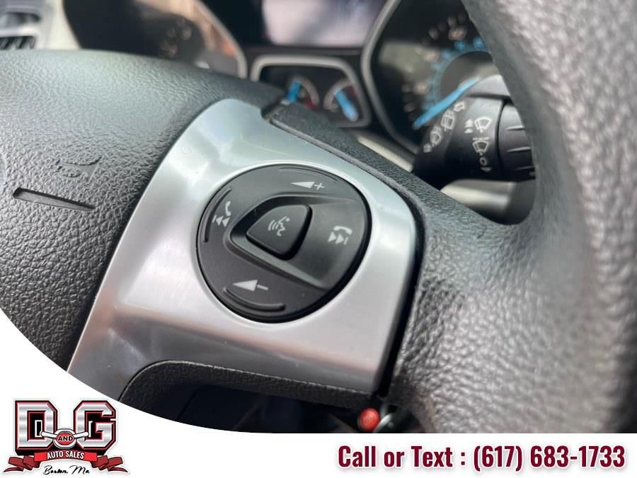 2015 Ford Escape FWD 4dr SE, available for sale in Watertown, Massachusetts | D&G Auto. Watertown, Massachusetts 2015 Ford Escape FWD 4dr SE, available for sale in Watertown, Massachusetts | D&G Auto. Watertown, Massachusetts
